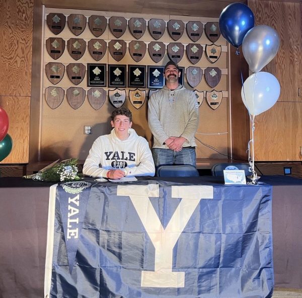 Senior Asher Patent has committed to row at Yale University.