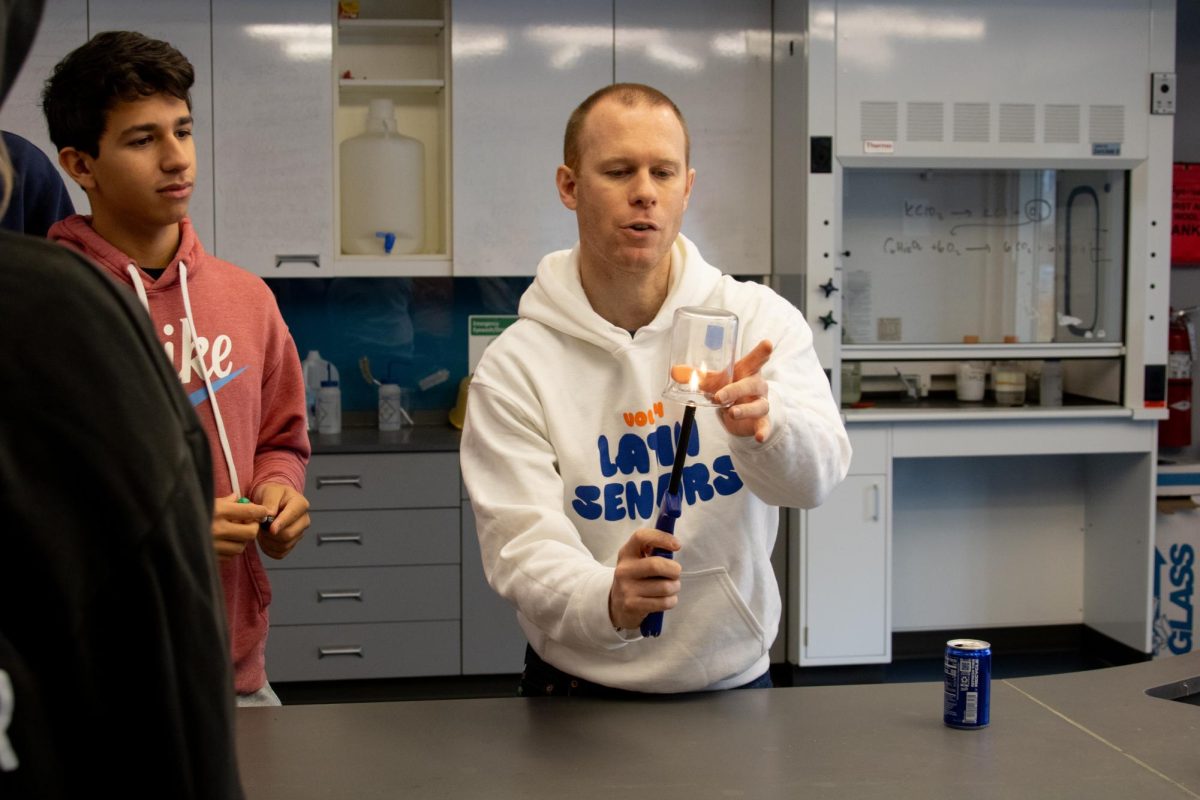 Upper School science teacher Jonty Faulkner leads a lab for his Forensics class.