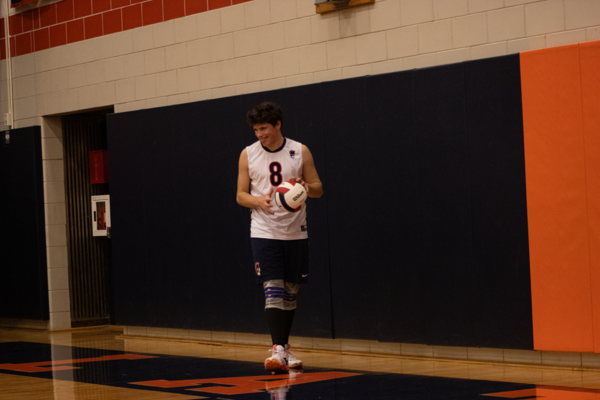 Martin Testai prepares to serve.